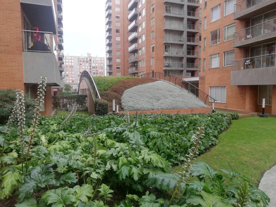 דירות Hermosa Habitacion Privada En Conjunto Residencial Cerca Al Aeropuerto Y Terminal De Bogota, Zonas Comunes Se Comparten Con 1 Persona מראה חיצוני תמונה